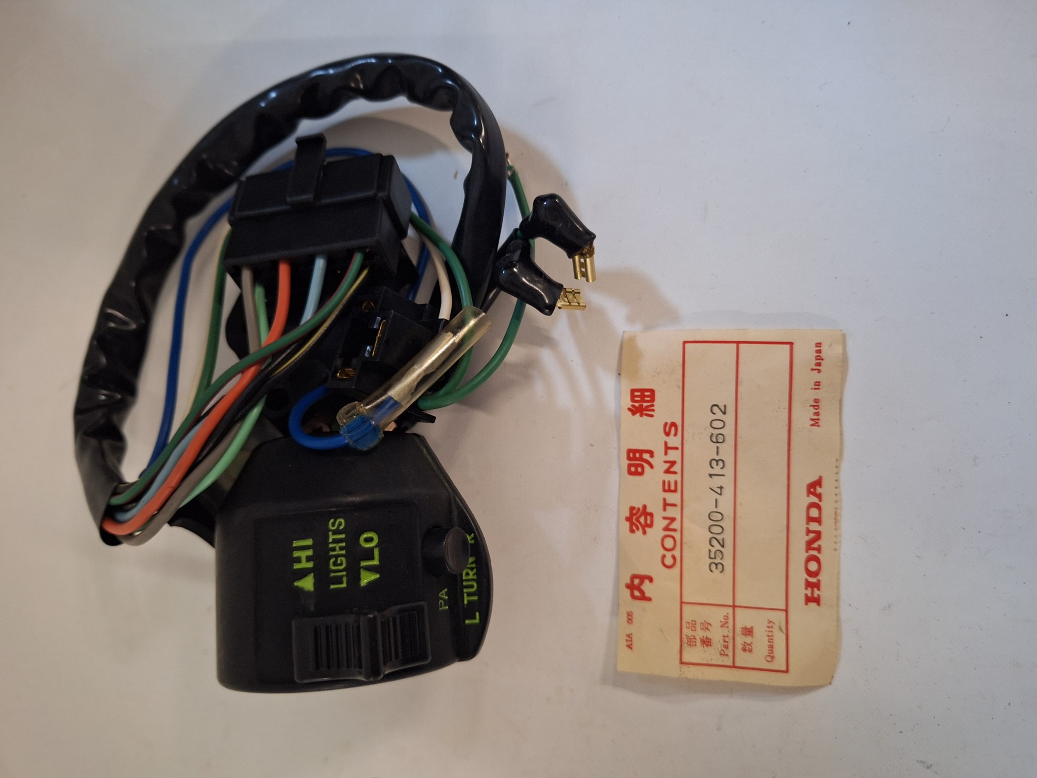Picture of SWITCH,WINKER  35200-413-602